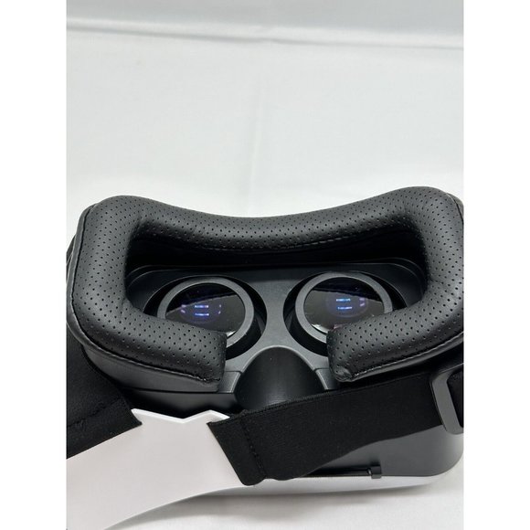 Harbor 3D VR Headset with Anti-Blue Light Lens to protect Eyes - Picture 3 of 9